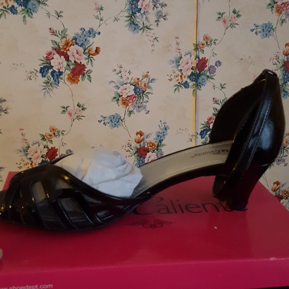 Kitten heel